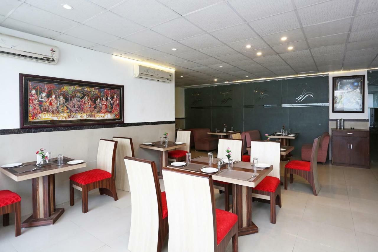 Hotel Oyo 13564 Near Prem Mandir Mathura Exterior foto