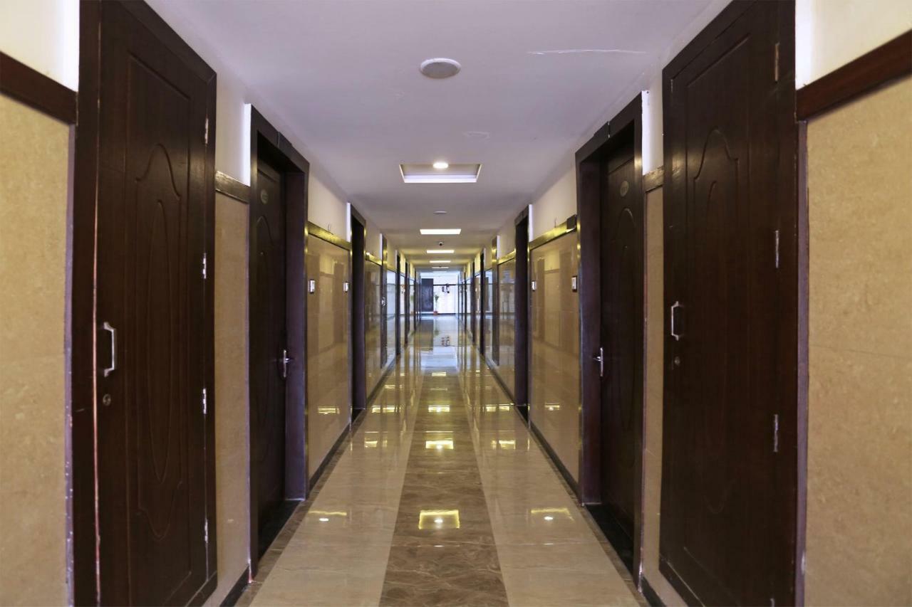 Hotel Oyo 13564 Near Prem Mandir Mathura Exterior foto